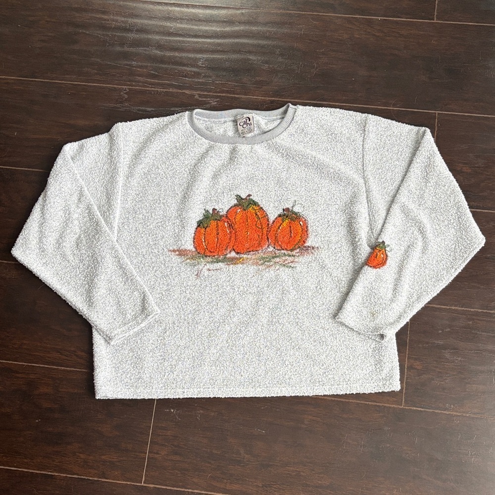 Cal Cru | Vintage Grey and White Crew Neck Sweater with Pumpkin Design Size L/XL